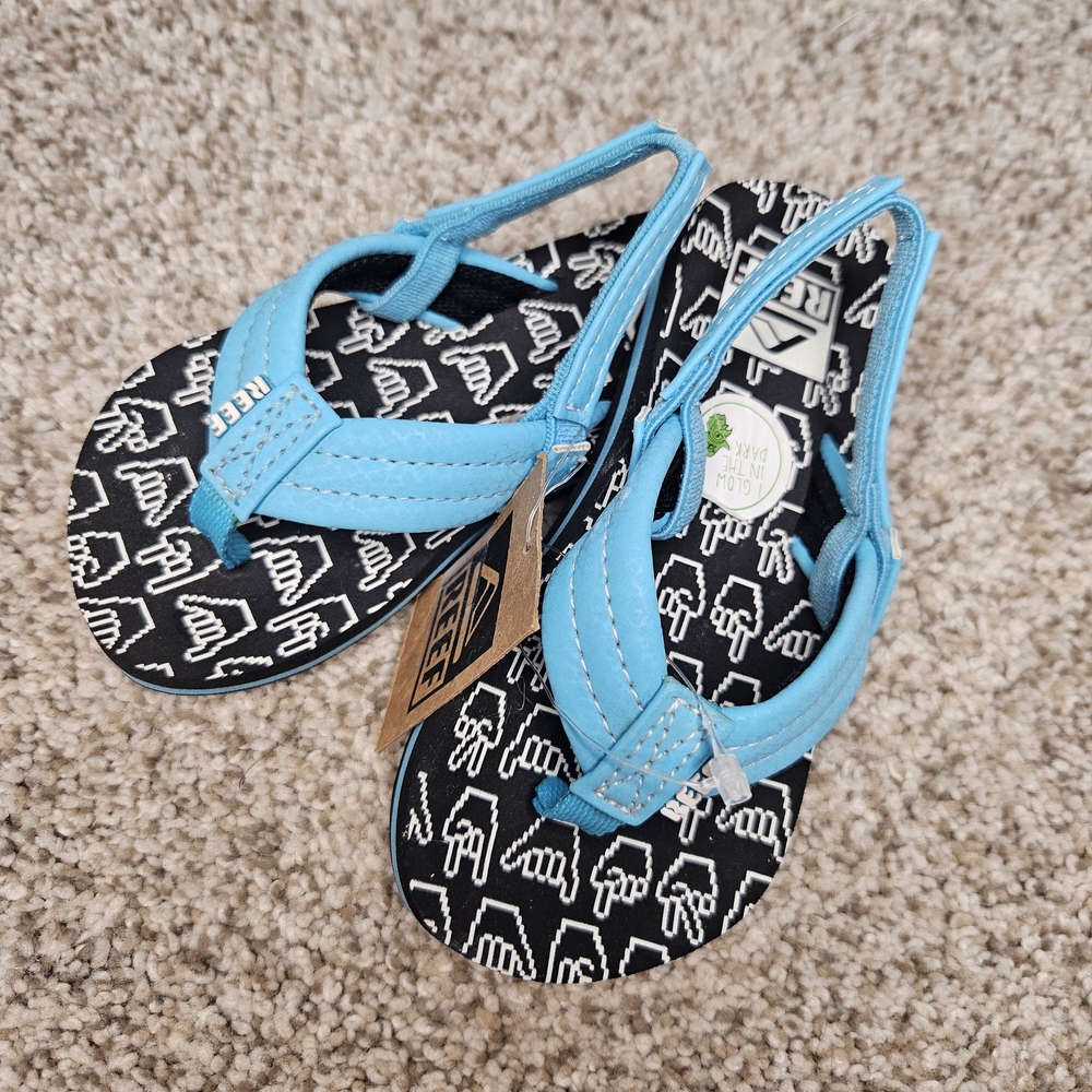 Reef Kids Aqua Sandals with Black Pattern